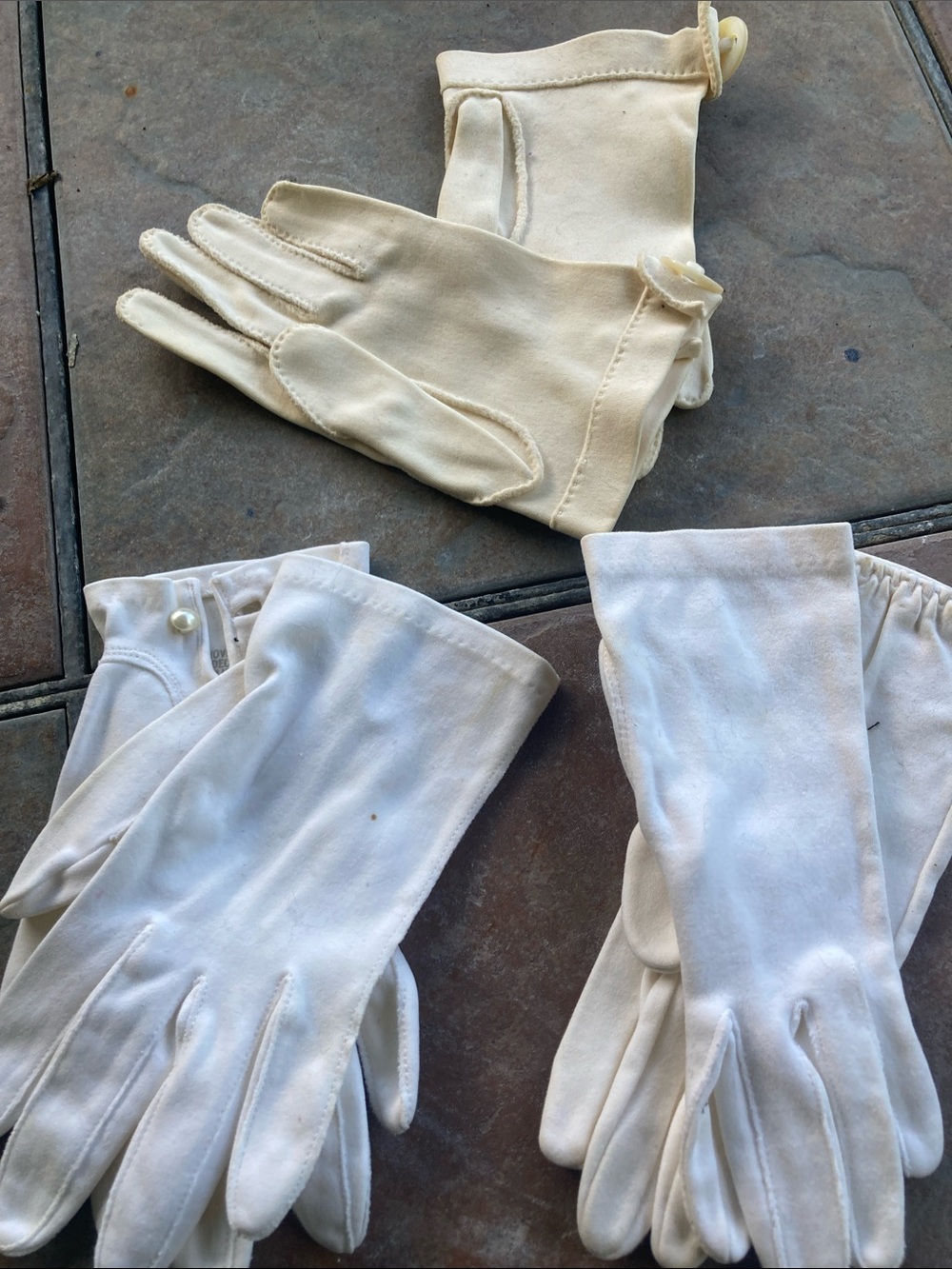 Vintage White/Cream Women's Short Dress Gloves - Set of 3 pair - Picture 8 of 8